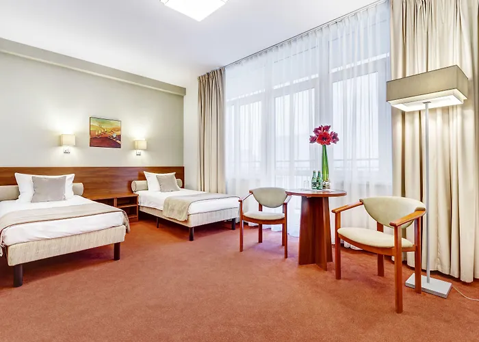 Luxury hotel only: Hotel Metropol